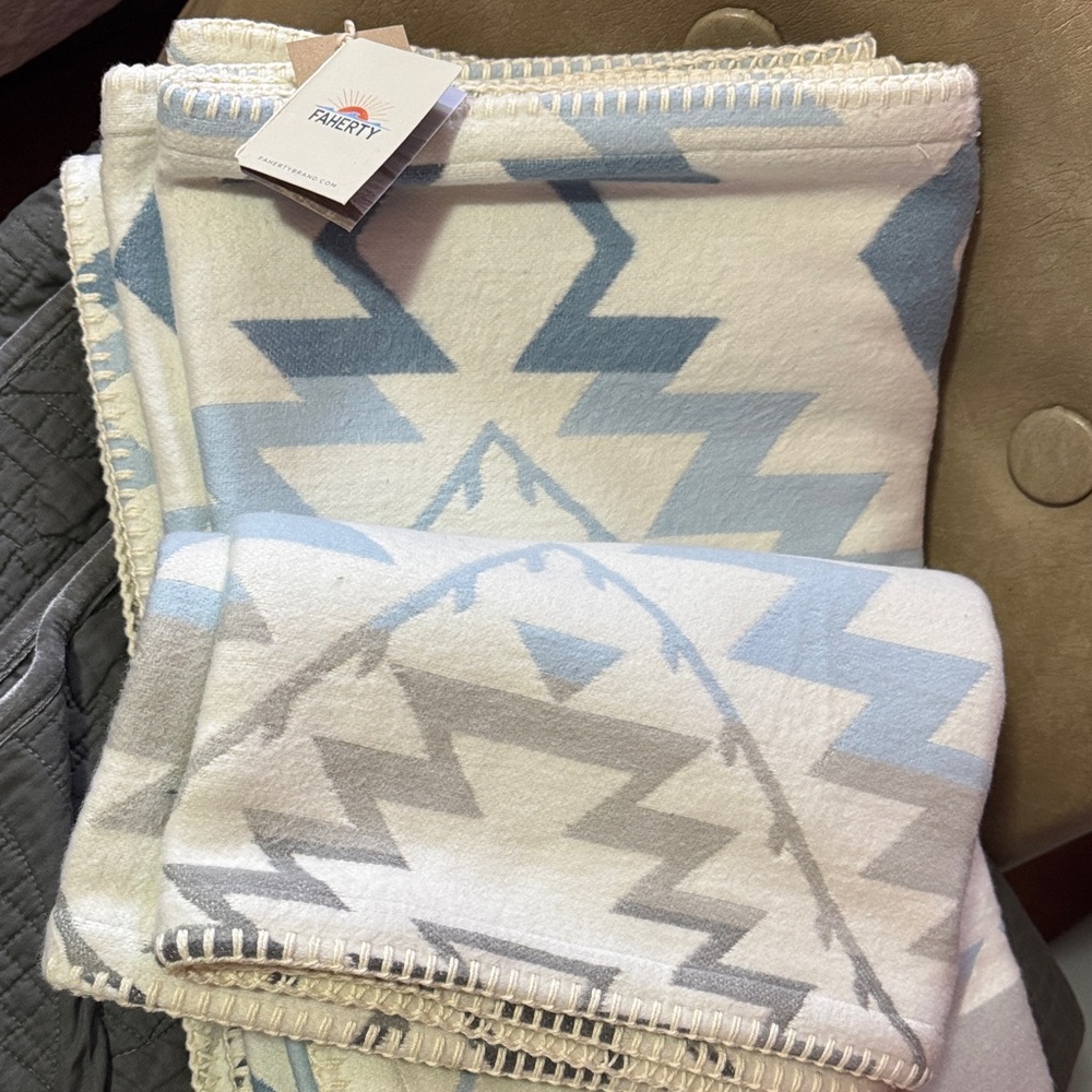 Faherty Adirondack Arctic Vista Chevron Throw Blanket Bed Cover